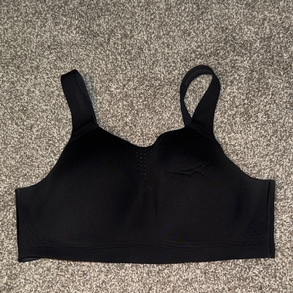 Black Victoria’s Secret Featherweight Sports Bra